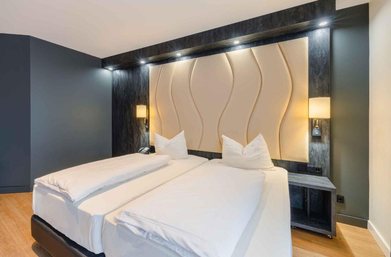 Ascari Parkhotel Pulheim Bagian luar foto
