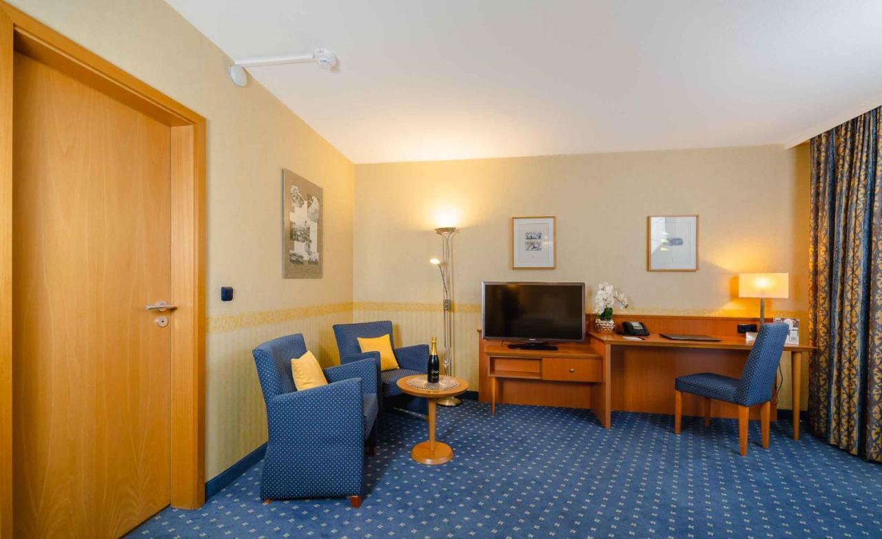 Ascari Parkhotel Pulheim Bagian luar foto