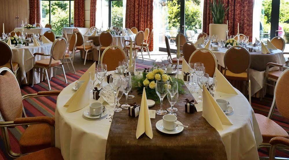 Ascari Parkhotel Pulheim Bagian luar foto